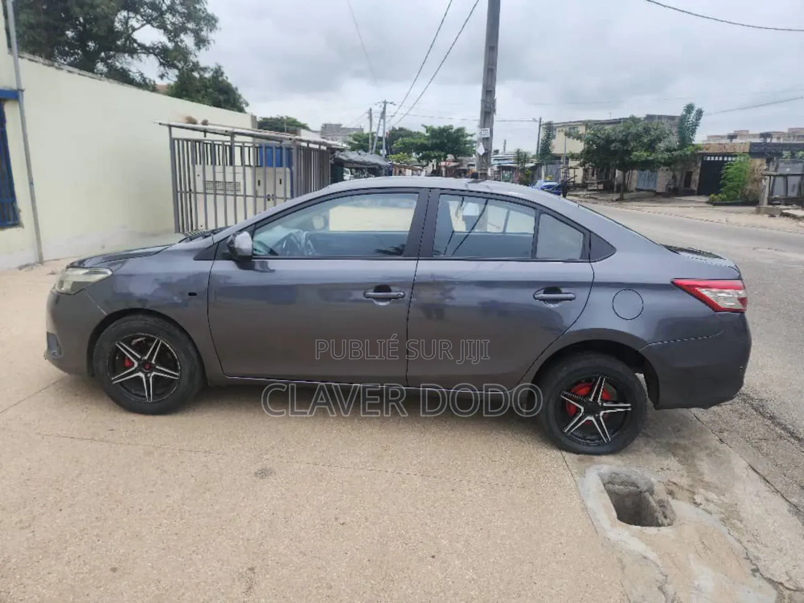 Toyota Yaris 2014 Gris
