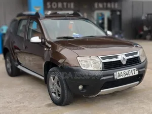 Photo - Renault Duster 2014 Doré