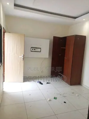 2chbre Maison de ville / Terrasse dans Tcci Sarl, Cocody à Louer