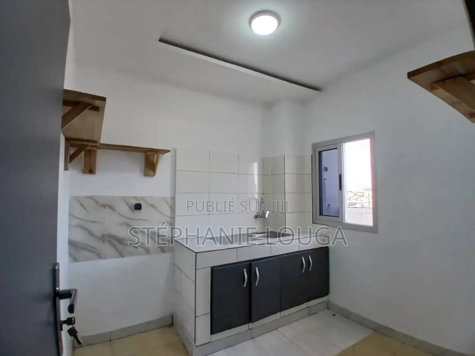 2chbre Appartement dans Grand Bassam Modeste à Louer