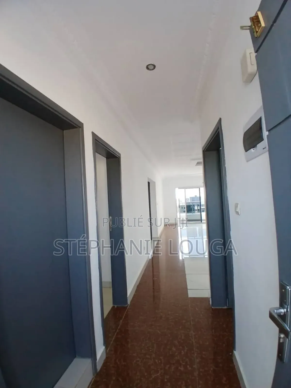 2chbre Appartement dans Grand Bassam Modeste à Louer