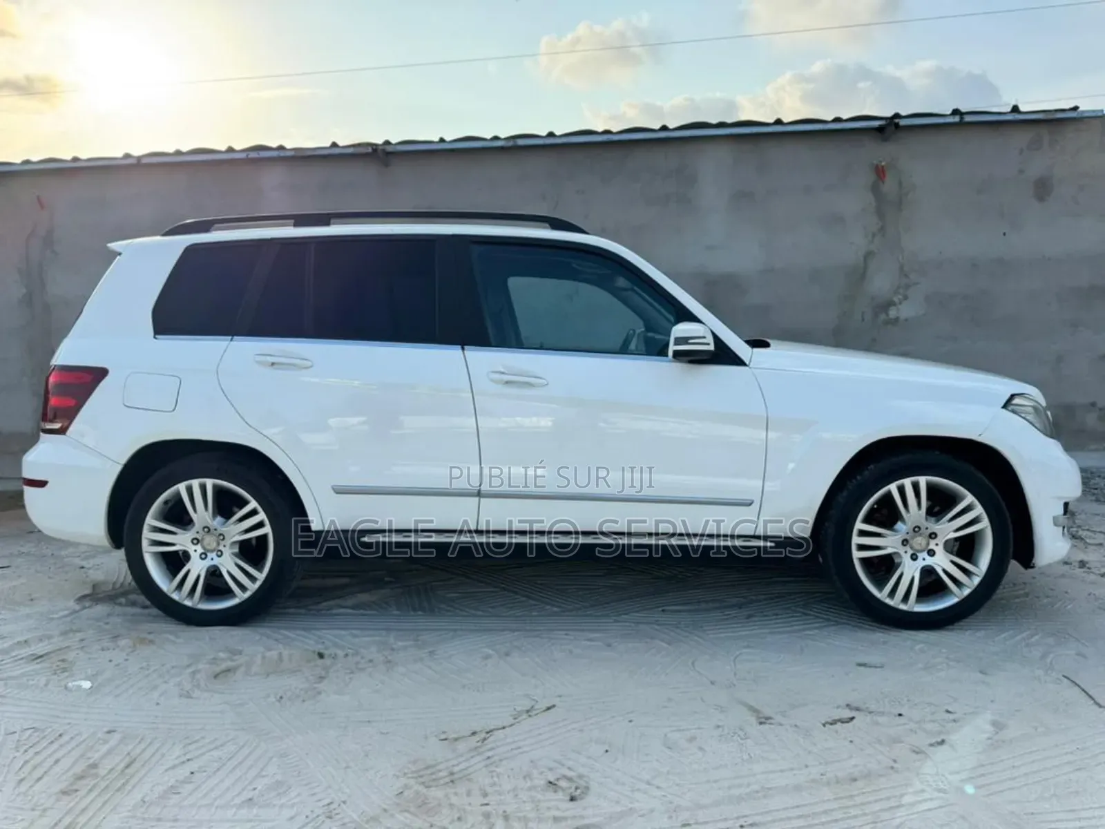 Mercedes-Benz GLK-Class Base GLK 350 4dr AWD 4MATIC (3.5L 6cyl 7A) 2015