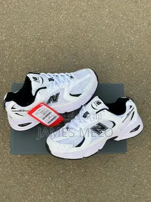 Vente De Chaussures Tout Neuf Et Chic