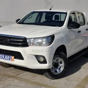 Photo - Toyota Hilux 2020 Blanc