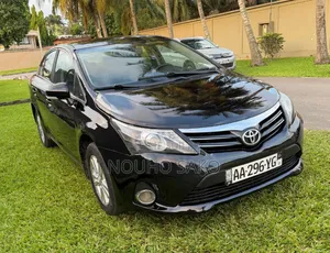 Toyota Avensis 2012 Black
