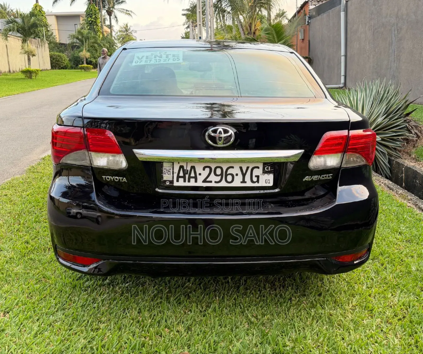 Toyota Avensis 2012 Black