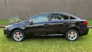 Toyota Avensis 2012 Black