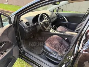 Toyota Avensis 2012 Black