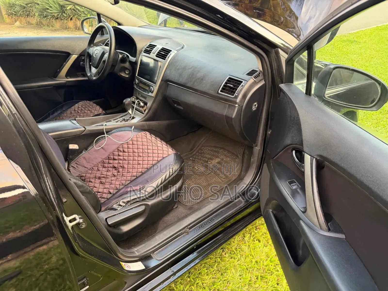 Toyota Avensis 2012 Black