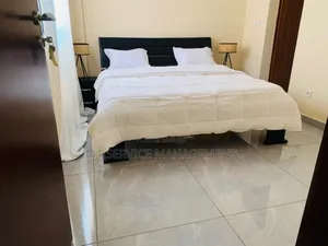 Furnished 2chbre Appartement dans 3, Cocody à Louer