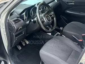 Suzuki Swift RS 2022 Gris