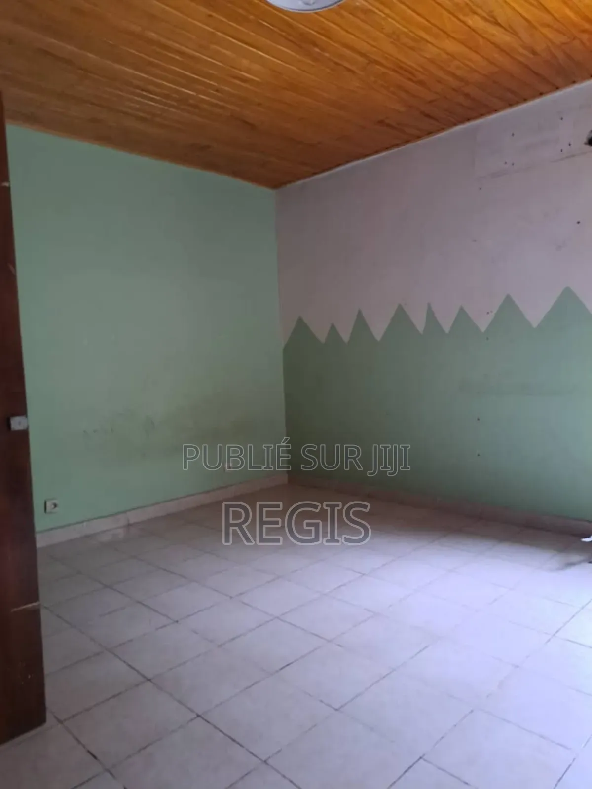 3chbre Villa dans Villa, Cocody à Louer