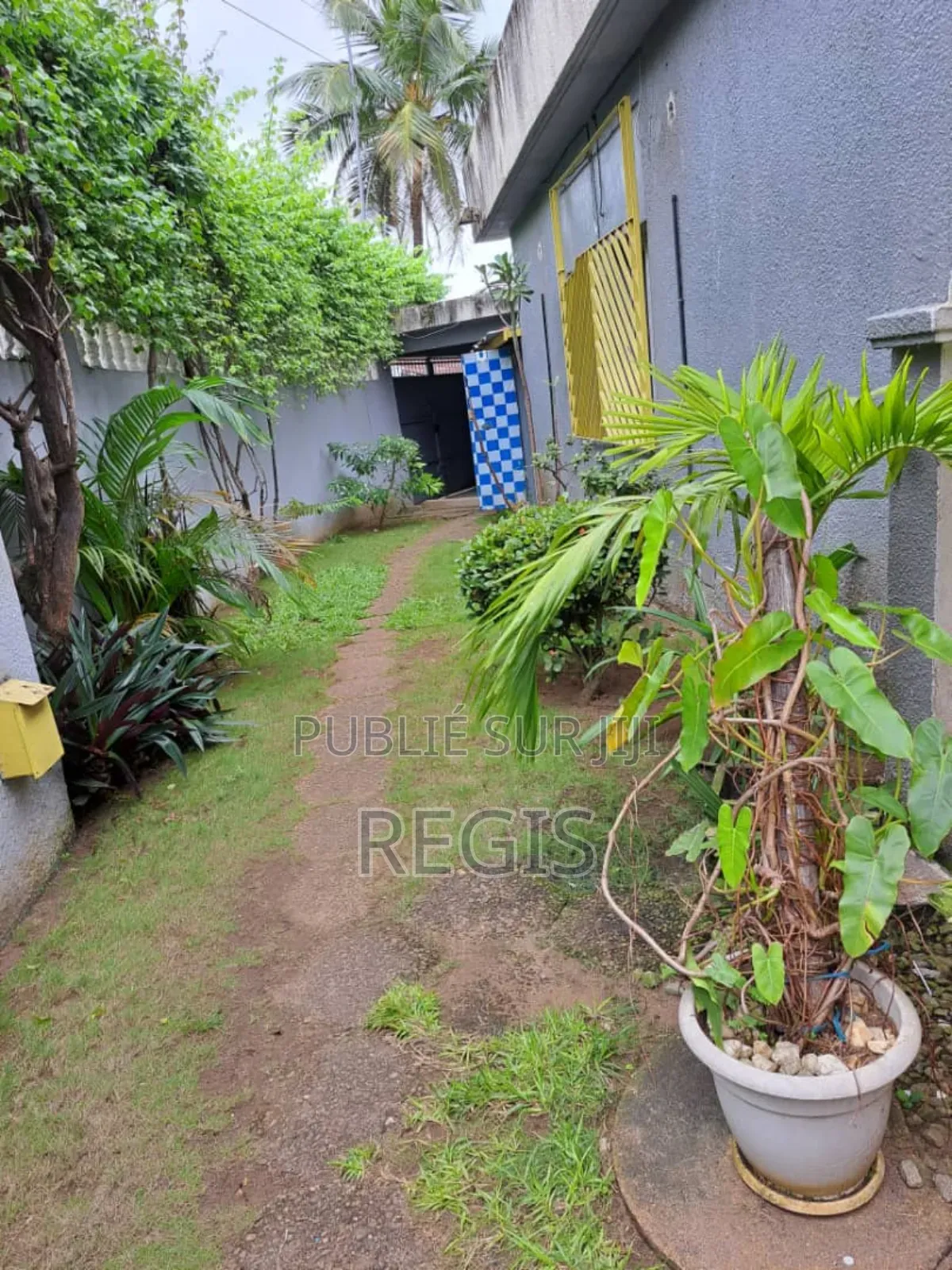 3chbre Villa dans Villa, Cocody à Louer