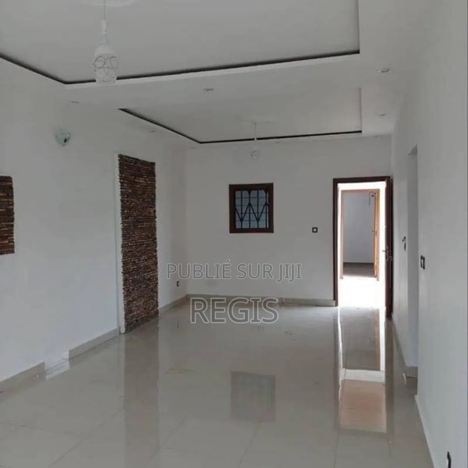 2chbre Villa dans Villa, Cocody à Vendre