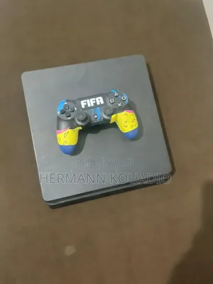 Photo - Playstation 4 Slim