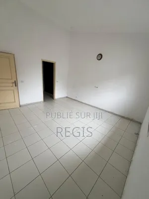 Photo - 4chbre Appartement dans Appartement, Cocody à Louer