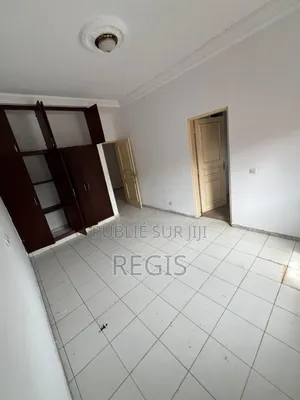 4chbre Appartement dans Appartement, Cocody à Louer