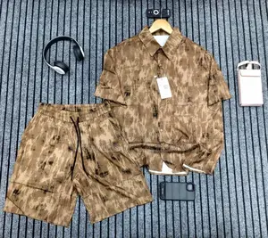 Photo - Vêtements De Qualité