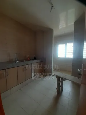 Photo - 3chbre Blocs d'appartements dans , Deux Plateaux à Louer