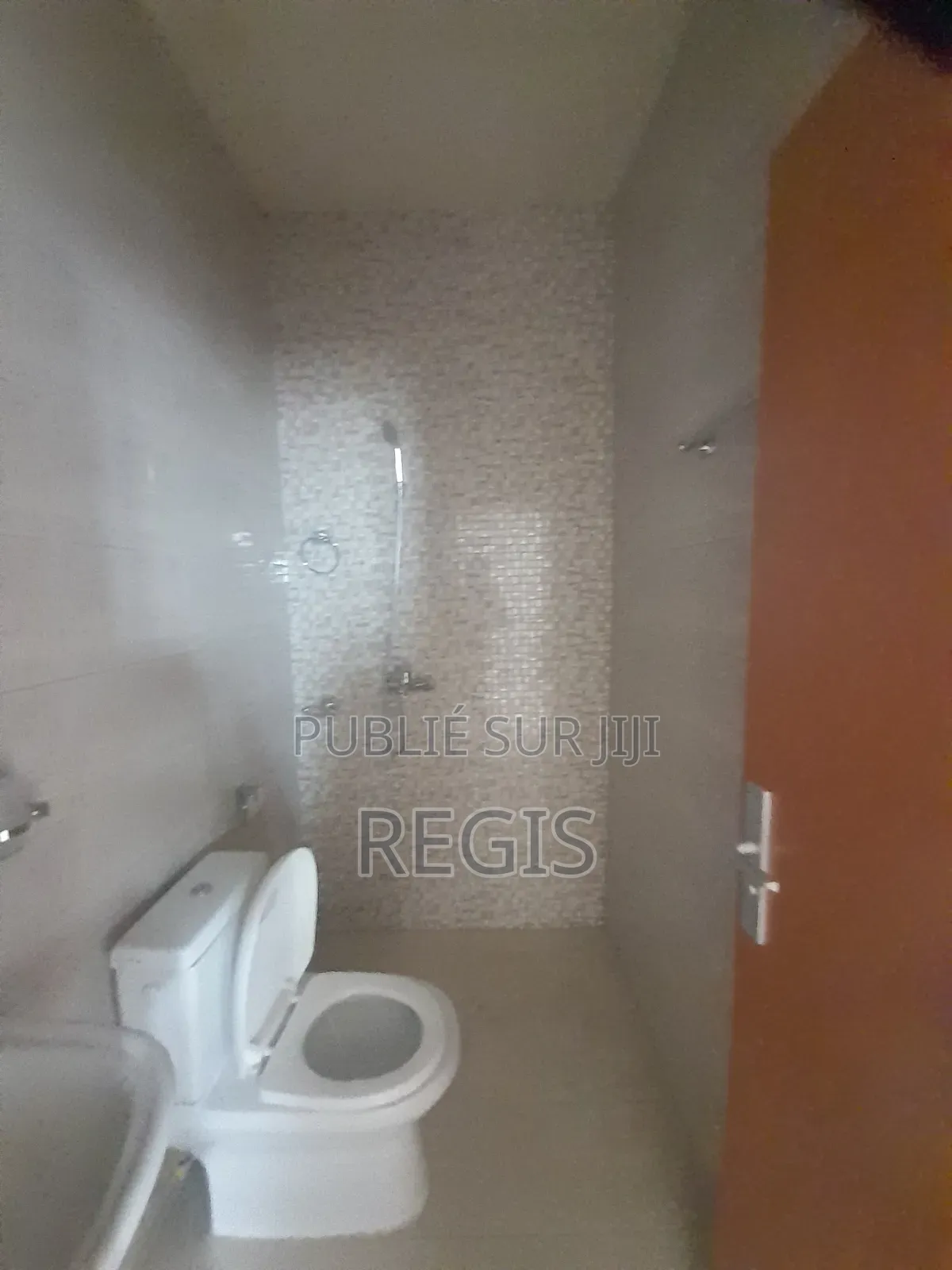 3chbre Blocs d'appartements dans , Deux Plateaux à Louer