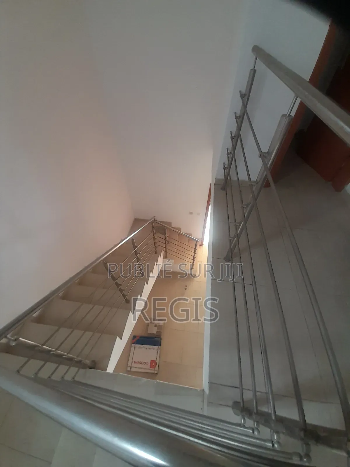 3chbre Blocs d'appartements dans , Deux Plateaux à Louer