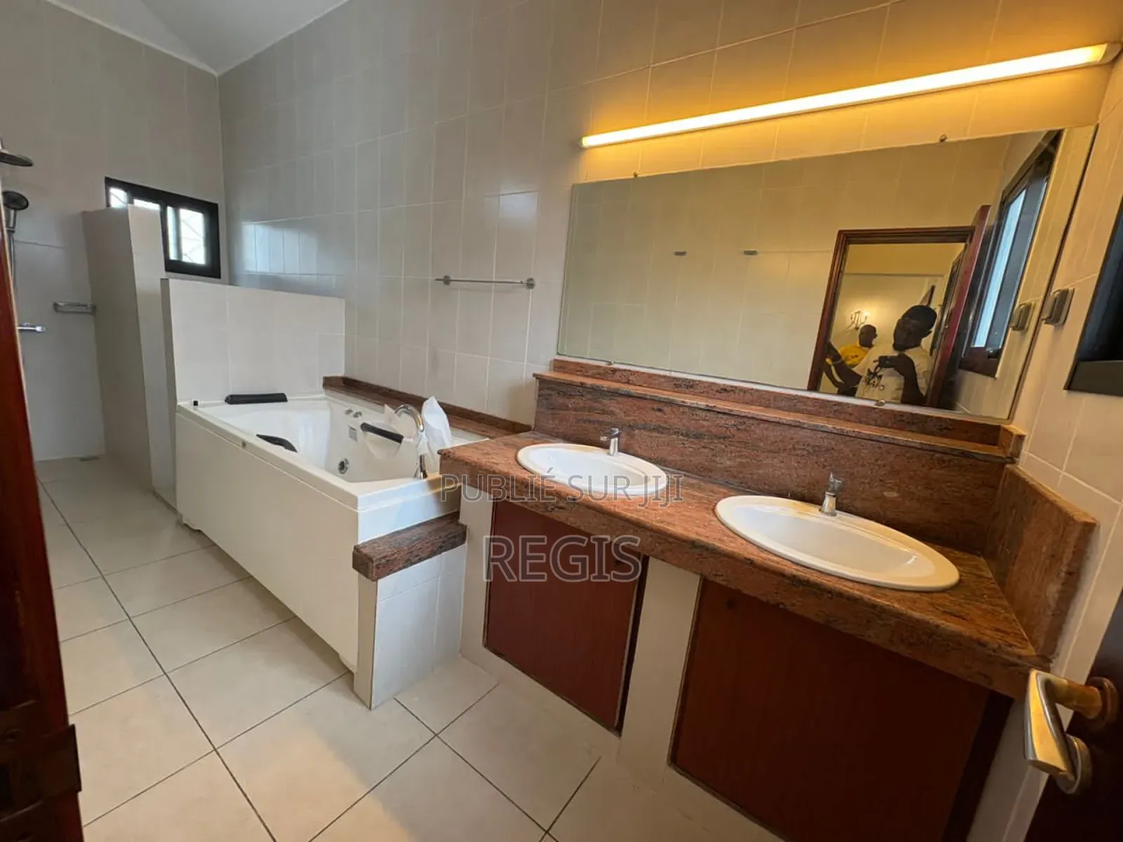 5chbre Villa dans Villa Duplex, Cocody à Louer