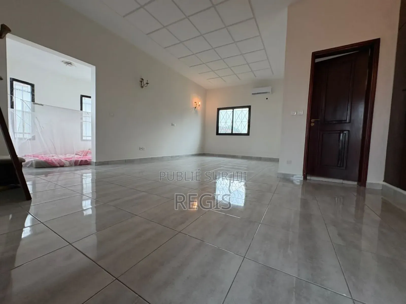 5chbre Villa dans Villa Duplex, Cocody à Louer