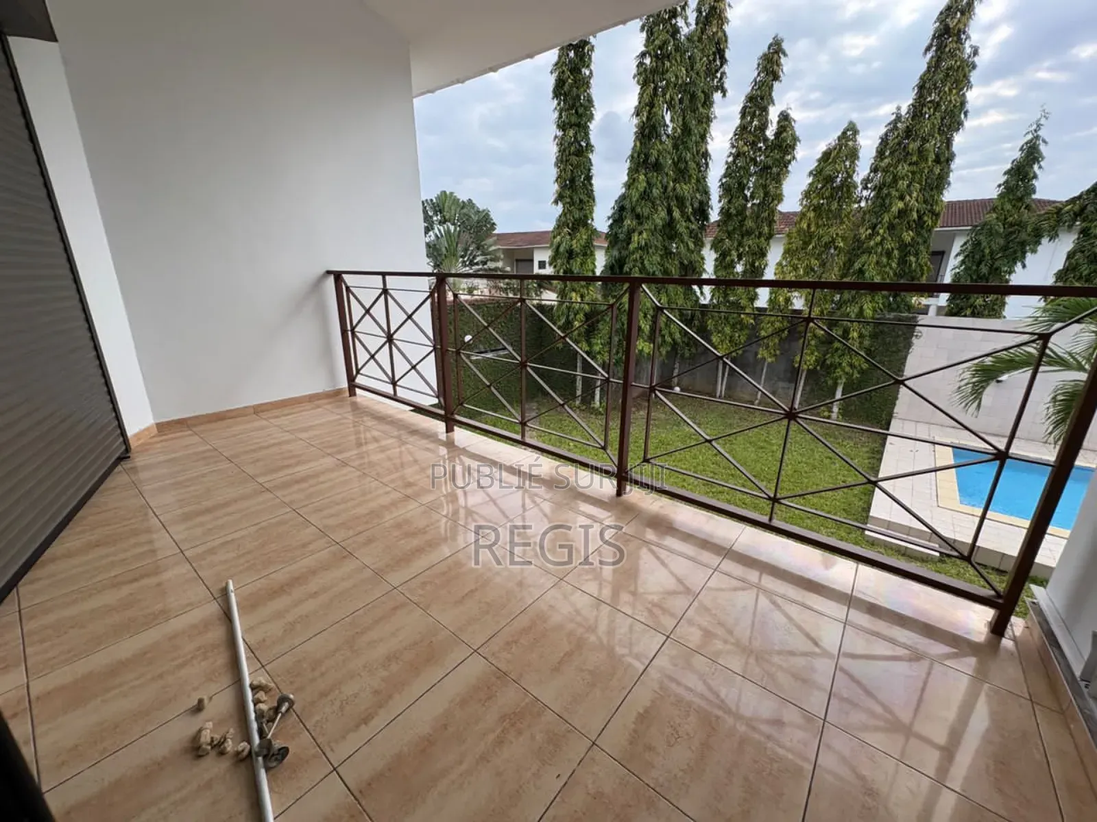 5chbre Villa dans Villa Duplex, Cocody à Louer