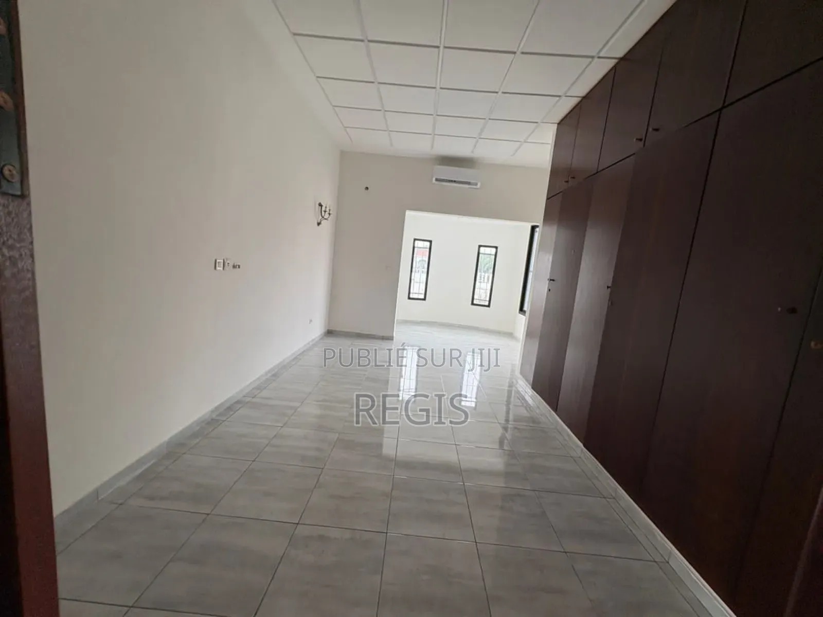 5chbre Villa dans Villa Duplex, Cocody à Louer