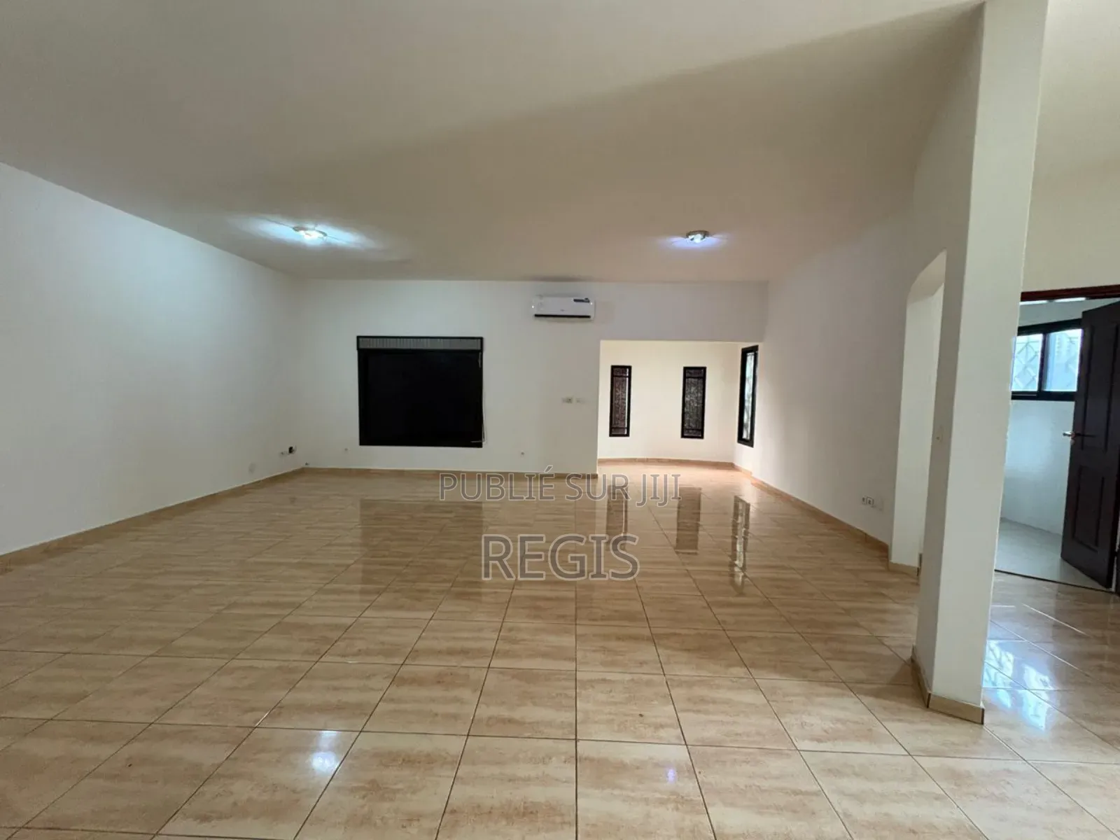 5chbre Villa dans Villa Duplex, Cocody à Louer