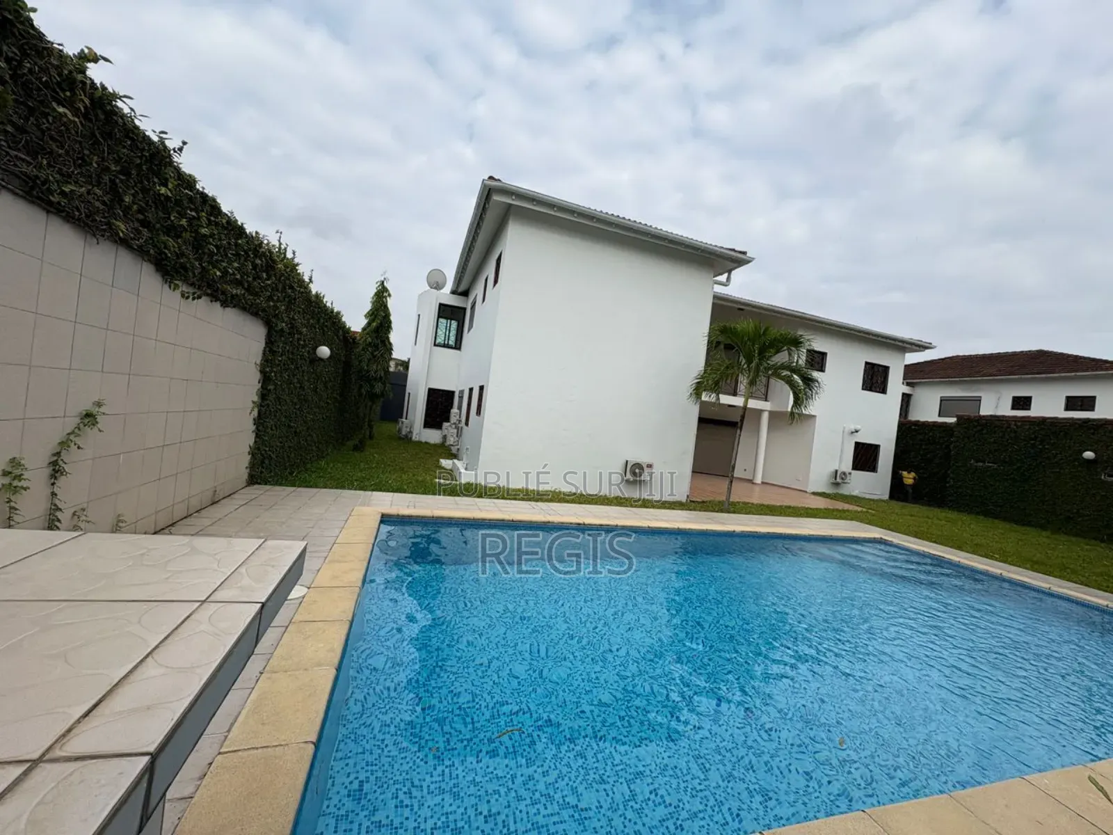 5chbre Villa dans Villa Duplex, Cocody à Louer