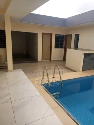2chbre Villa dans Villa, Cocody à Louer