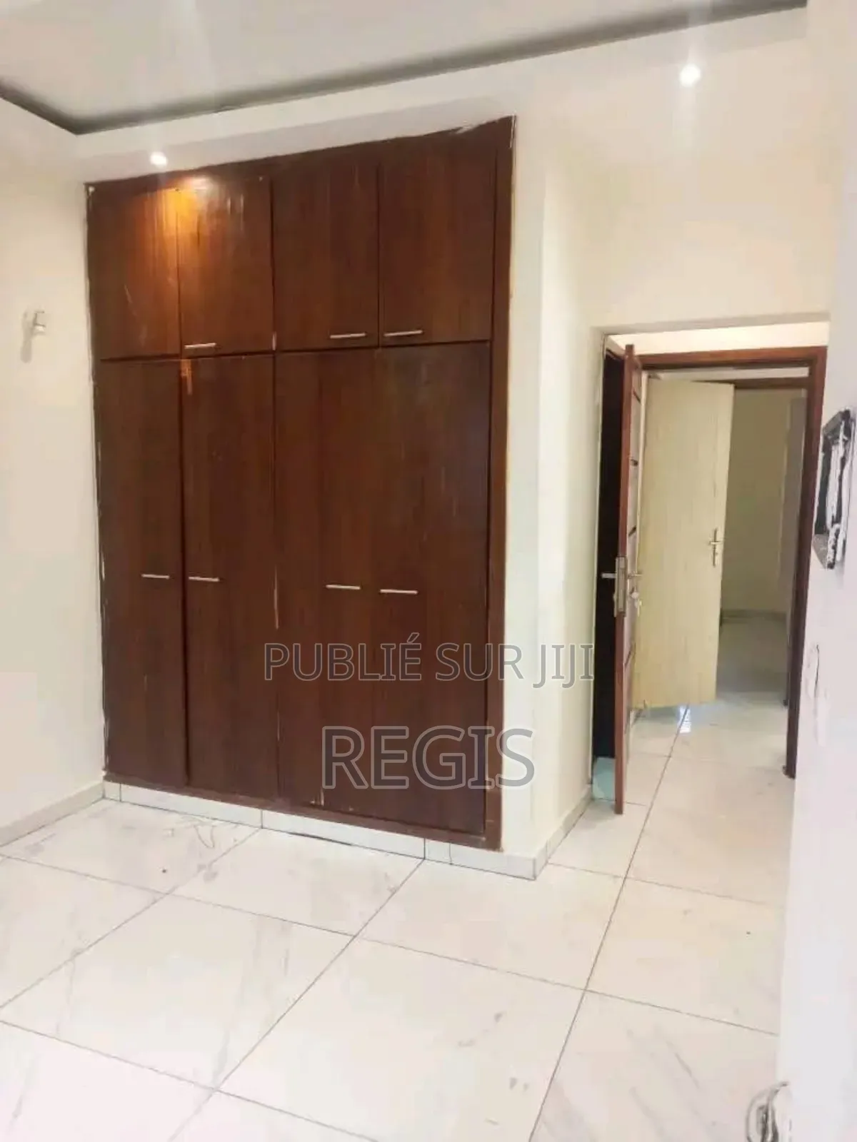 2chbre Villa dans Villa, Cocody à Louer