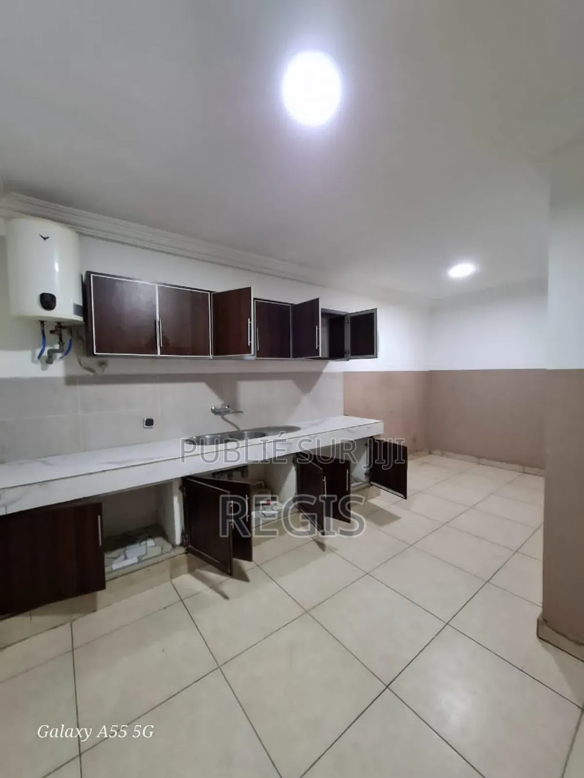 2chbre Blocs d'appartements dans Appartement, Cocody à Louer