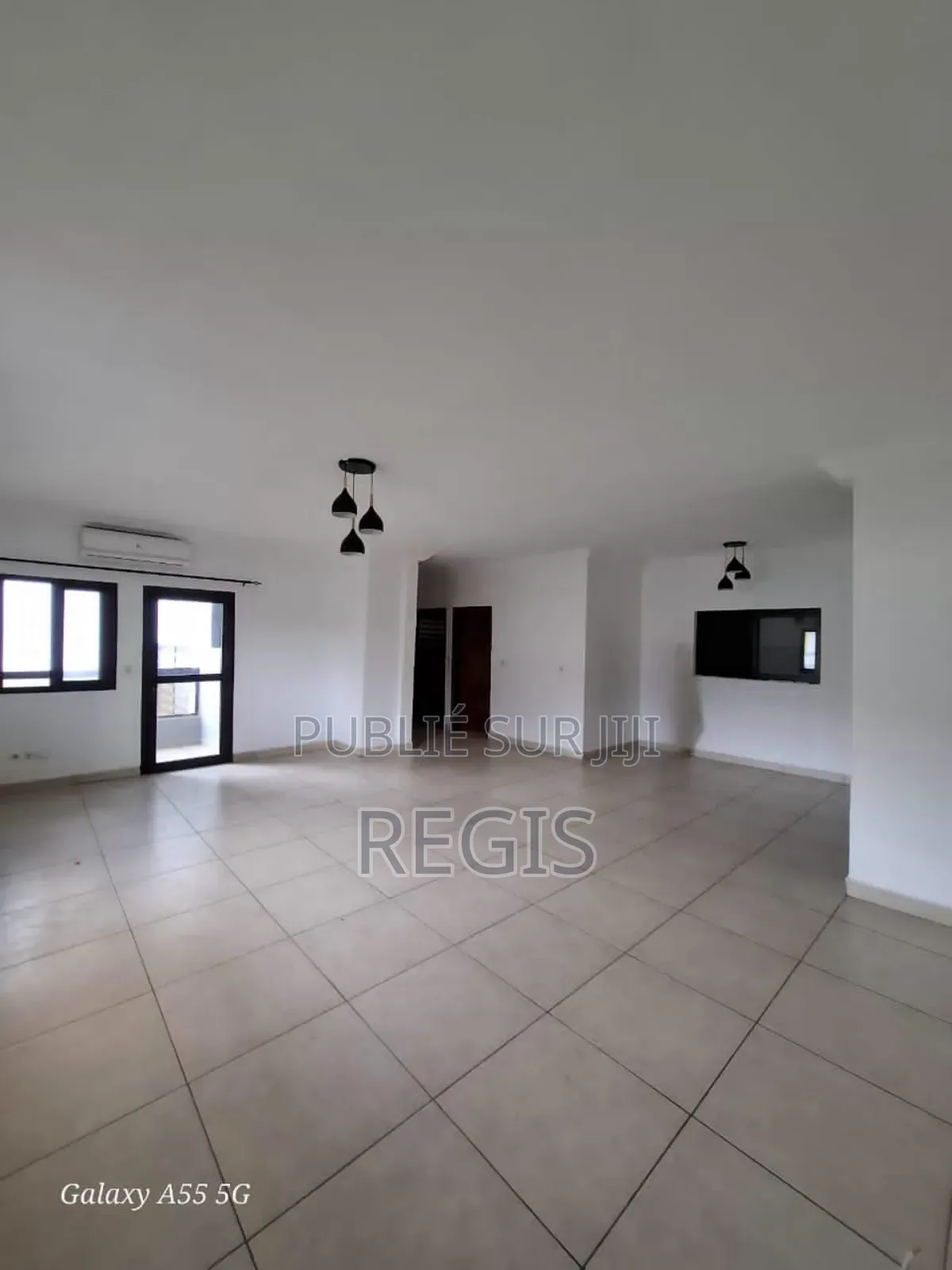 2chbre Blocs d'appartements dans Appartement, Cocody à Louer