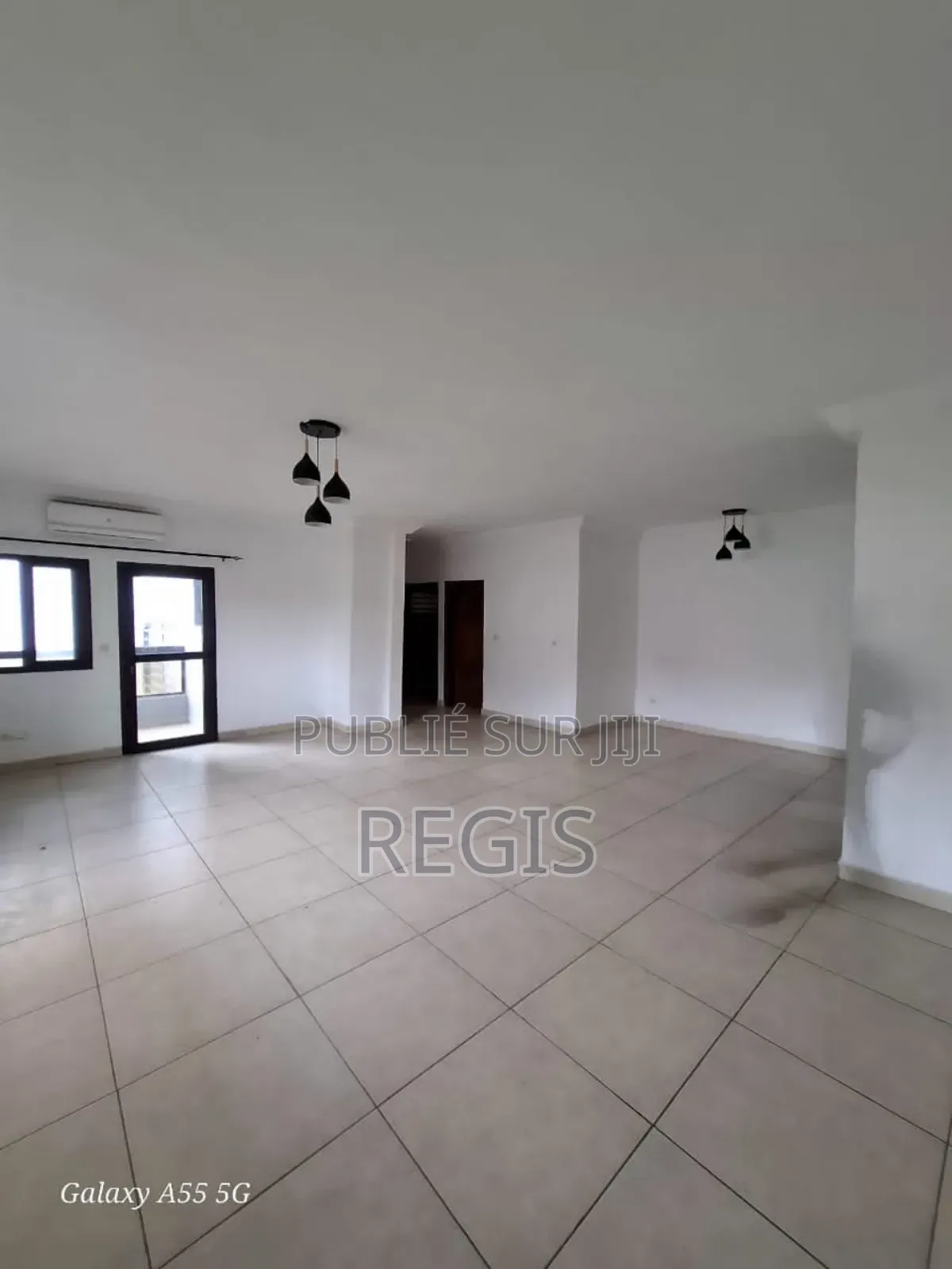 2chbre Blocs d'appartements dans Appartement, Cocody à Louer