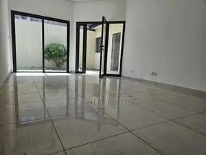 3chbre Villa dans Cocody à Louer