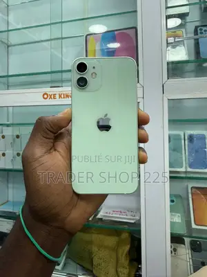 Photo - Apple iPhone 11 64 GB Vert