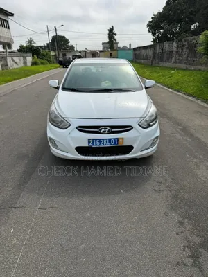 Photo - Hyundai Accent 2017 Blanc