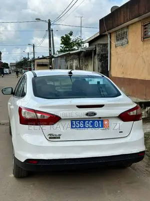 Ford Focus 2015 Blanc