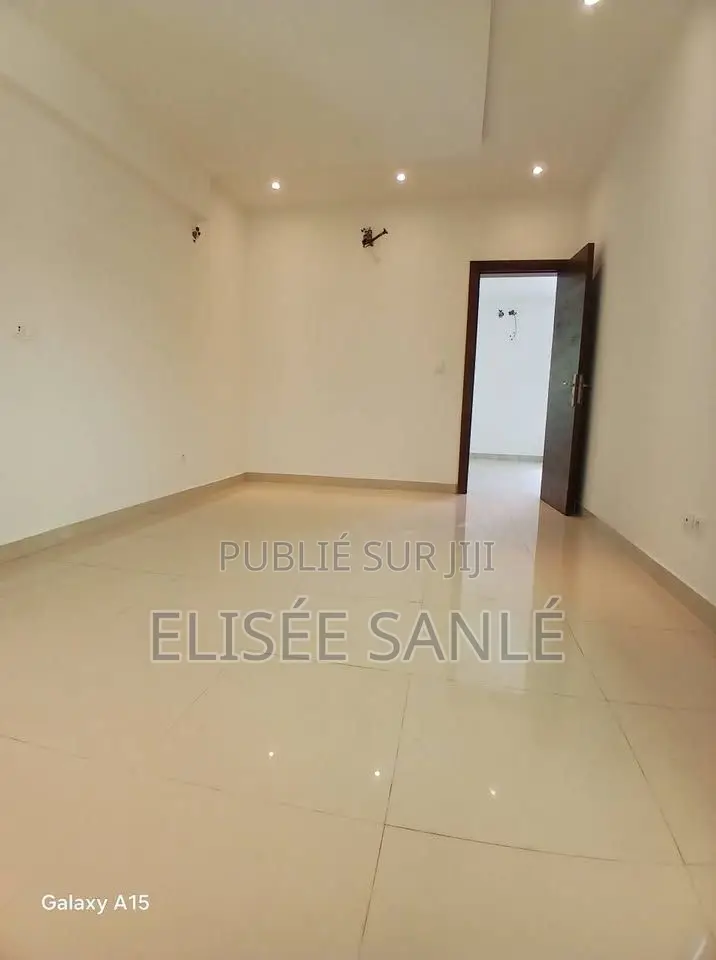 Duplex 4 Pièces À Louer – Bassam Modeste