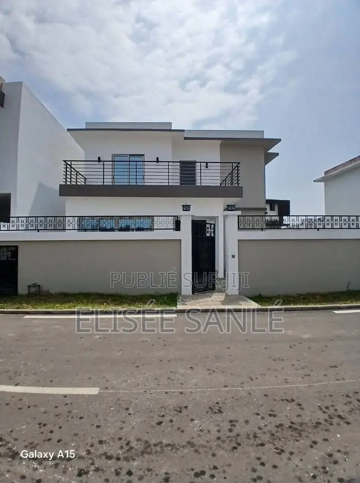 Duplex 4 Pièces À Louer – Bassam Modeste