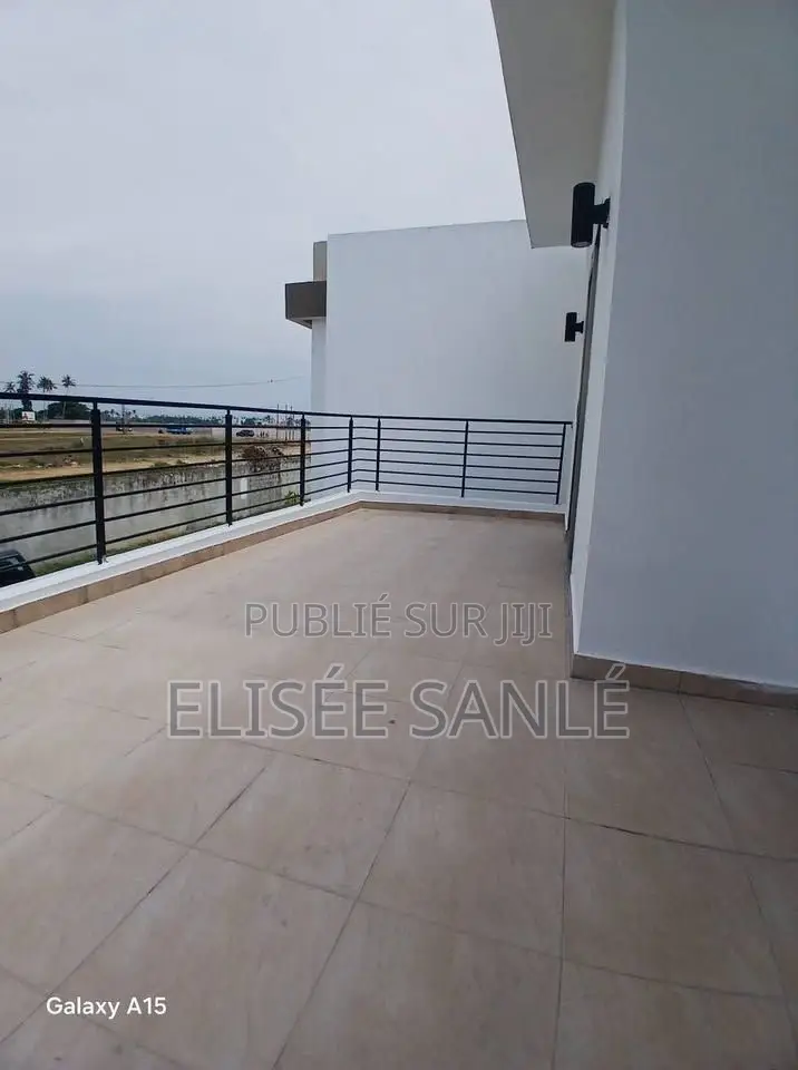 Duplex 4 Pièces À Louer – Bassam Modeste