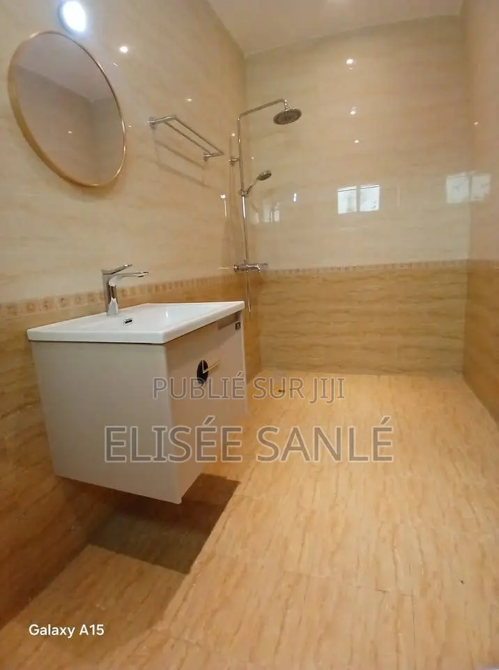 Duplex 4 Pièces À Louer – Bassam Modeste