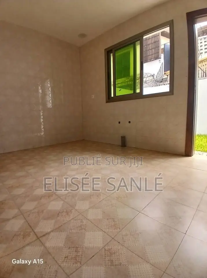 Duplex 4 Pièces À Louer – Bassam Modeste