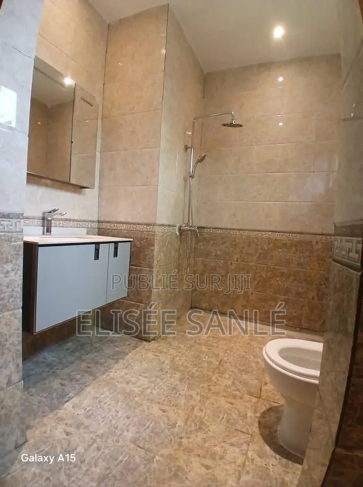 Duplex 4 Pièces À Louer – Bassam Modeste