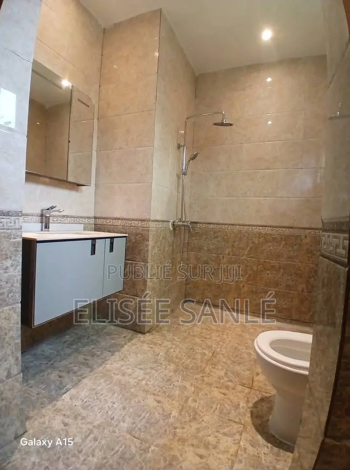 Duplex 4 Pièces À Louer – Bassam Modeste