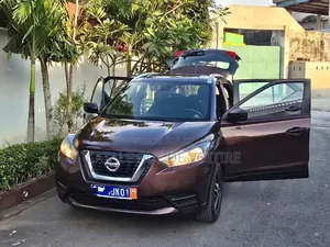Nissan Kicks 2019 Marron