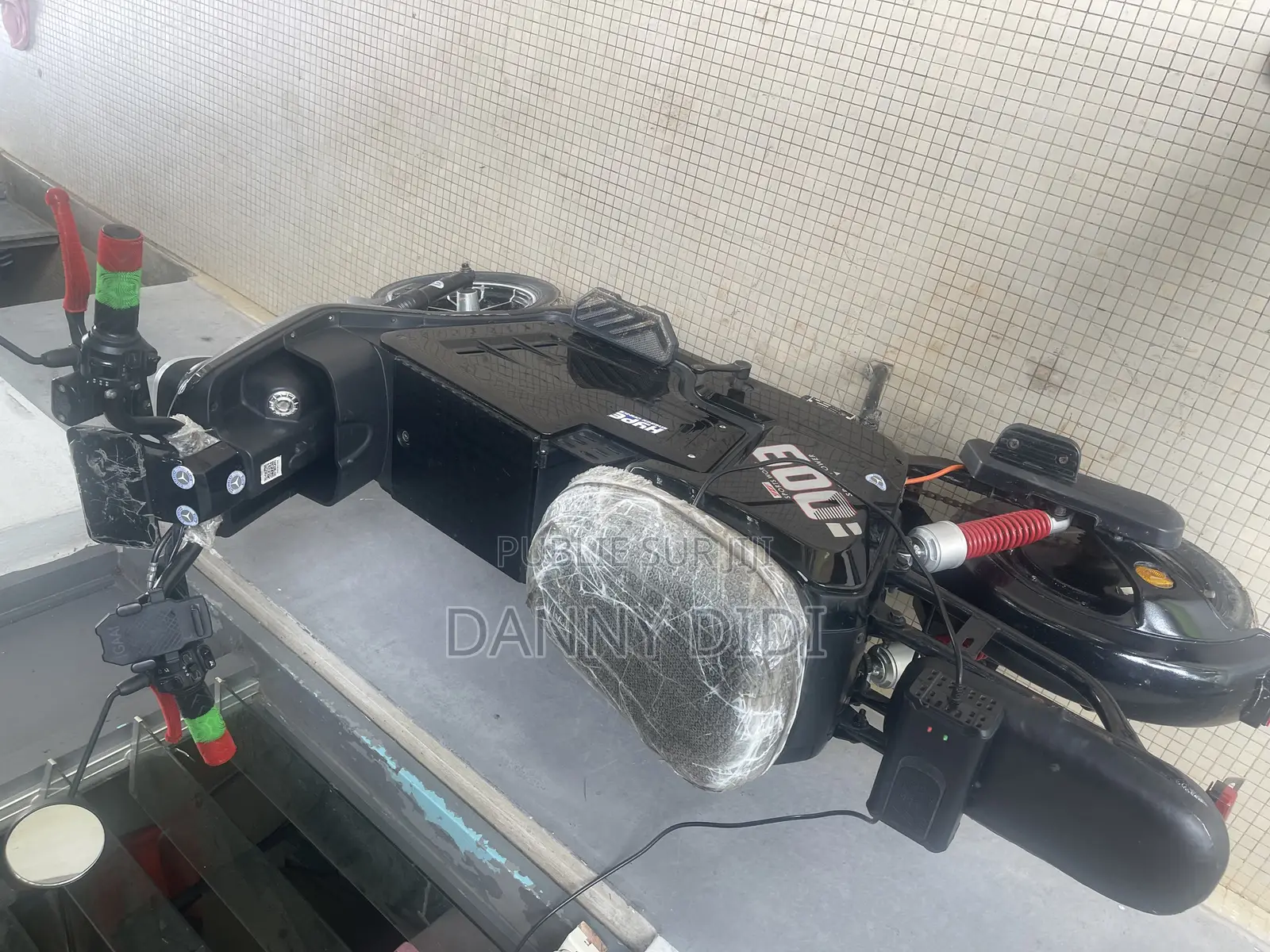 New BMW CE 04 2025 Black