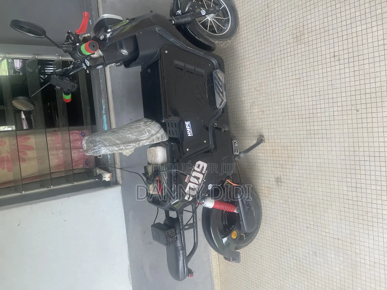 New BMW CE 04 2025 Black